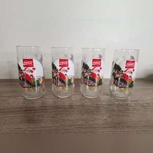 McCrory Stores Santa In His Sleigh Coca-Cola Collector Glass 1980’s Vintage Set